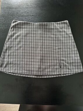 American Eagle Outfitters Grey Plaid Mini Skirt with Front Slit